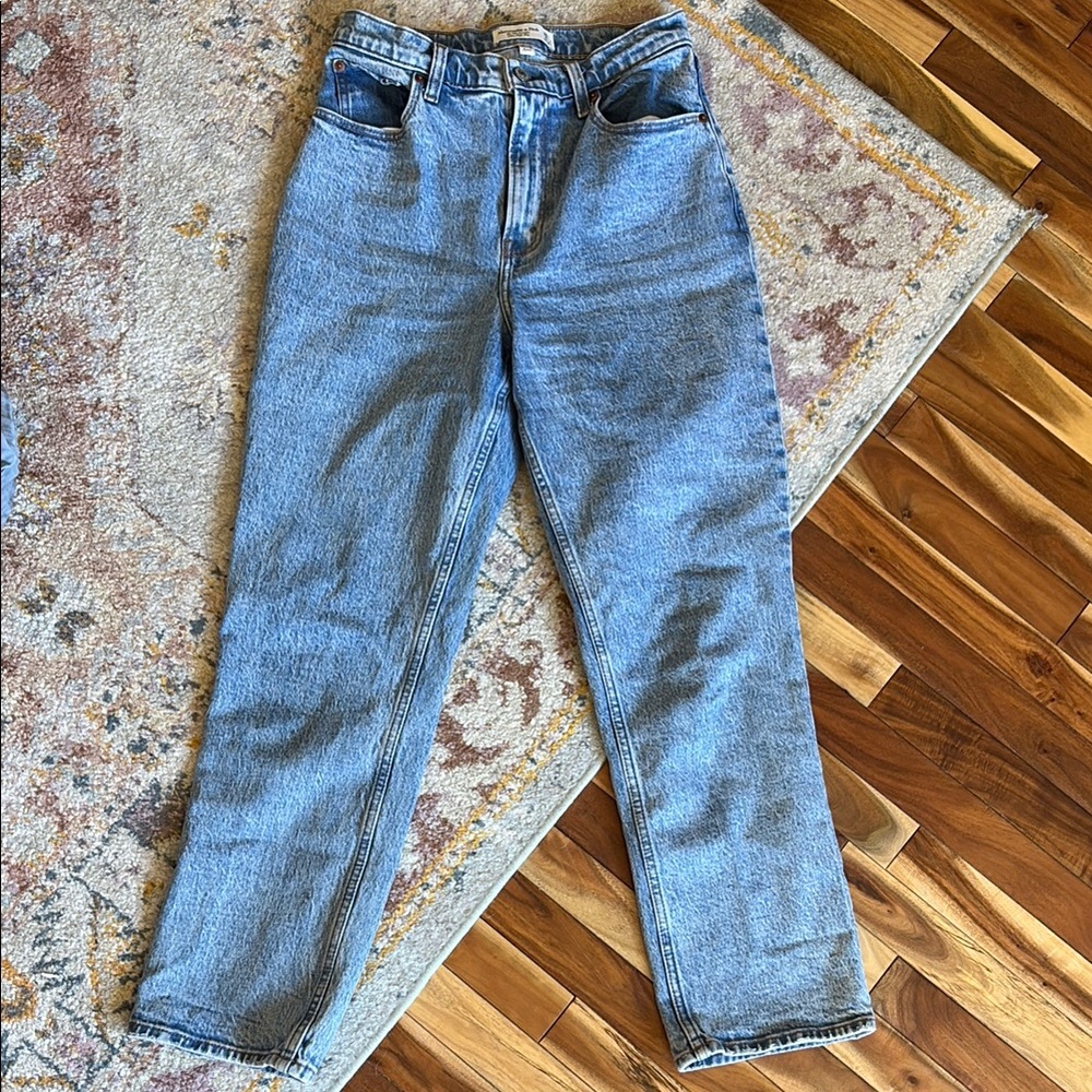 Abercrombie curve love 90s straight high rise Jean